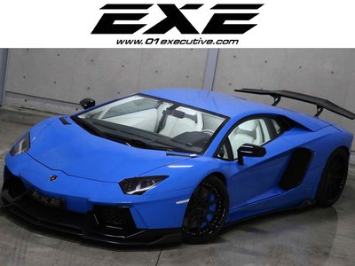 LAMBORGHINI AVENTADOR