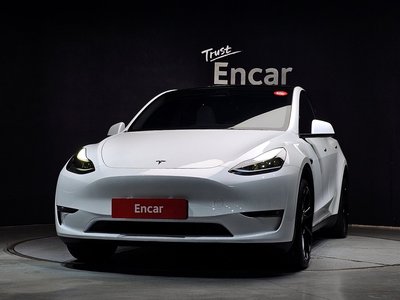 TESLA MODEL Y - 2