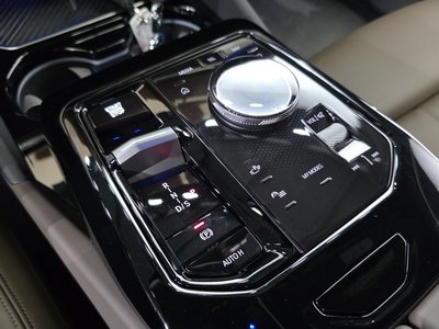 2024 BMW 5 SERIES thumbnail 12