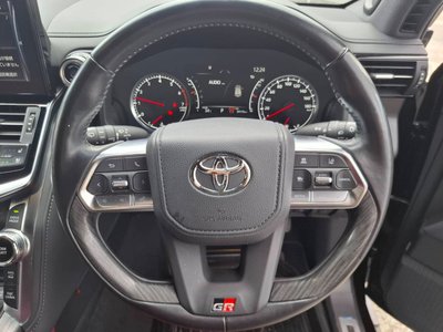 2023 Toyota LAND CRUISER 300 — миниатюра 30