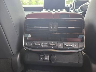 2023 Toyota LAND CRUISER 300 — миниатюра 25