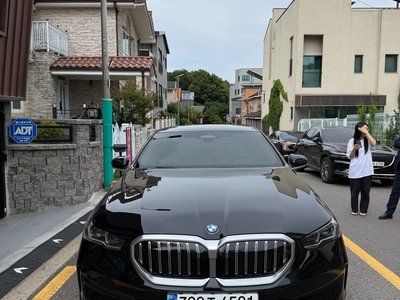 2026 BMW 5 SERIES — фото 1