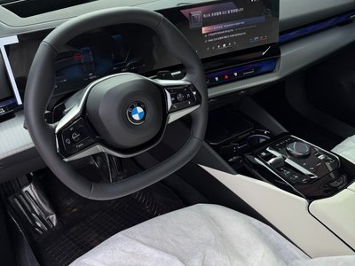 2026 BMW 5 SERIES — фото 2