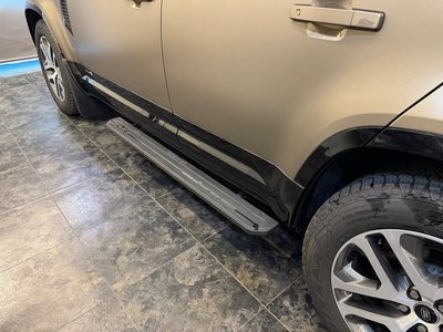 LAND ROVER DEFENDER - 8