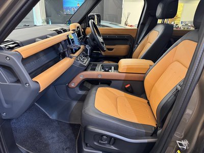 LAND ROVER DEFENDER - 10