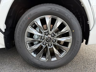 TOYOTA LAND CRUISER 300 - 9