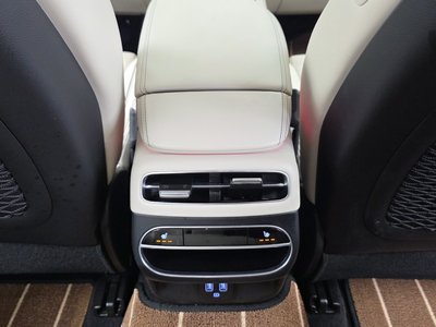 صورة مصغرة 25 لـ 2023 Genesis GV70