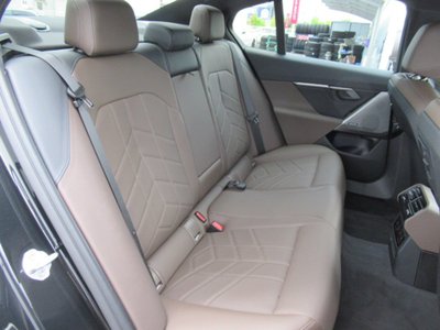 2025 BMW 5 SERIES 缩略图 30