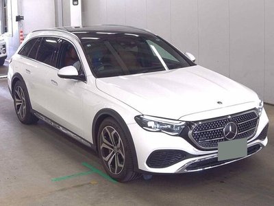 MERCEDES-BENZ E-CLASS - 1