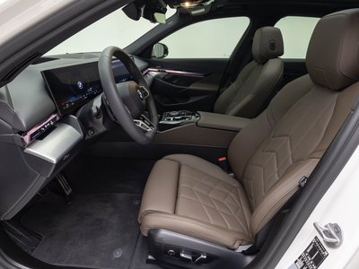 2026 BMW 5 SERIES 照片 10