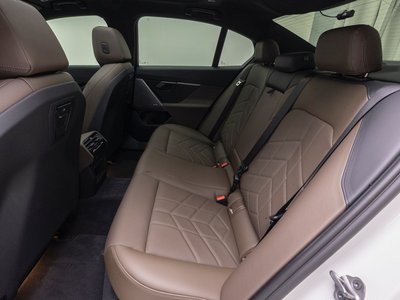 2026 BMW 5 SERIES 缩略图 11