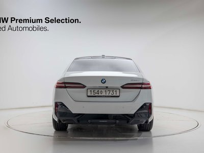 2026 BMW 5 SERIES 照片 3