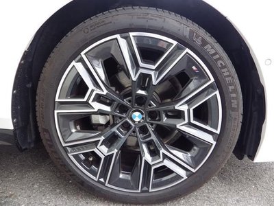 صورة 9 لـ 2025 BMW 5 SERIES
