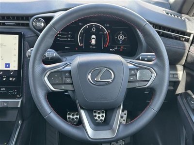 LEXUS LBX - 7