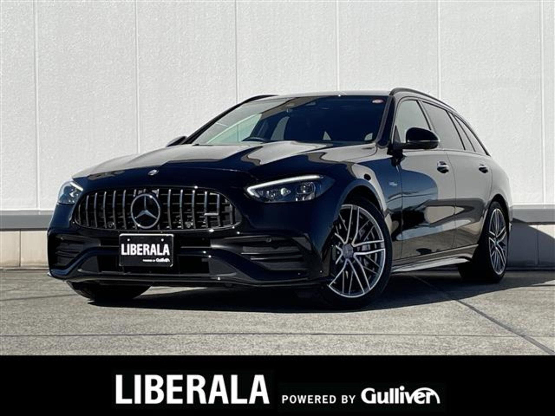 MERCEDES-BENZ C-CLASS WAGON AMG - View 1