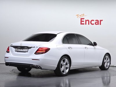 MERCEDES-BENZ E-CLASS - 5