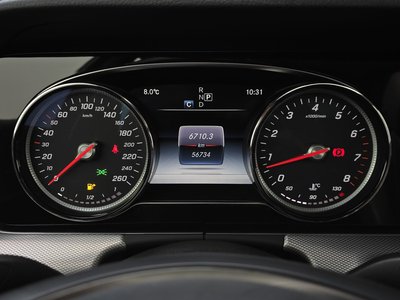 MERCEDES-BENZ E-CLASS - 8