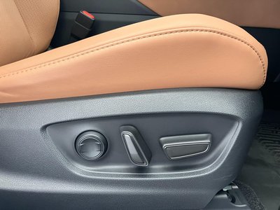 TOYOTA CROWN SPORT - 8