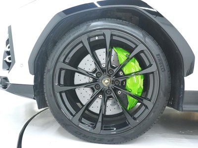 2019 Lamborghini URUS — миниатюра 13