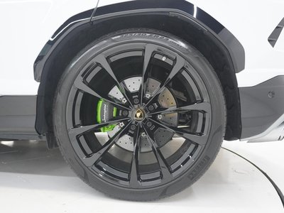 2019 Lamborghini URUS — миниатюра 15