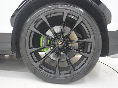 2019 Lamborghini URUS — миниатюра 16