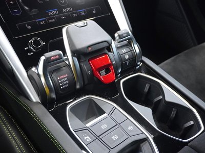 2019 Lamborghini URUS — миниатюра 23