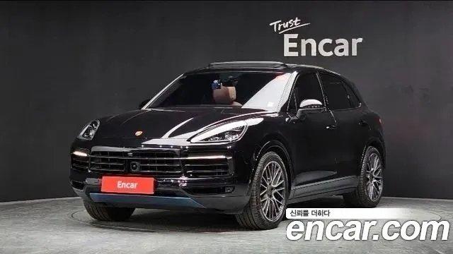PORSCHE CAYENNE - View 1