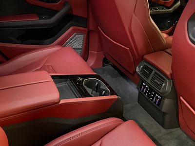 LAMBORGHINI URUS - 10