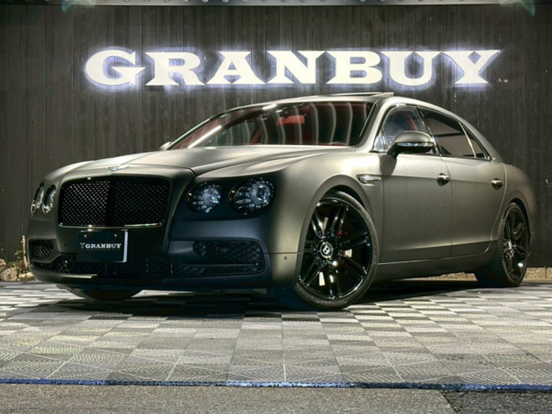 BENTLEY FLYING SPUR - View 1