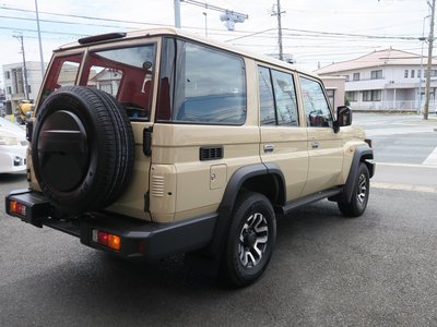 2025 Toyota LAND CRUISER 70 照片 2
