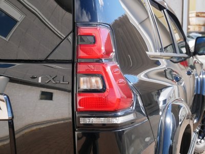 TOYOTA LAND CRUISER PRADO - 10