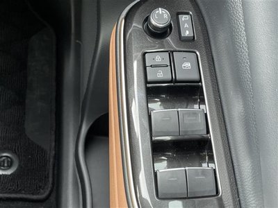 TOYOTA CROWN SPORT - 10