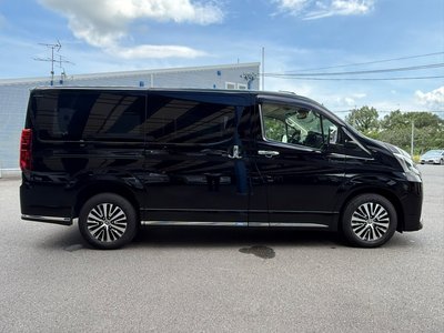 TOYOTA GRAND ACE - 8