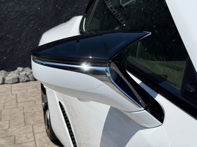 صورة 12 لـ 2023 Lexus LC CONVERTIBLE