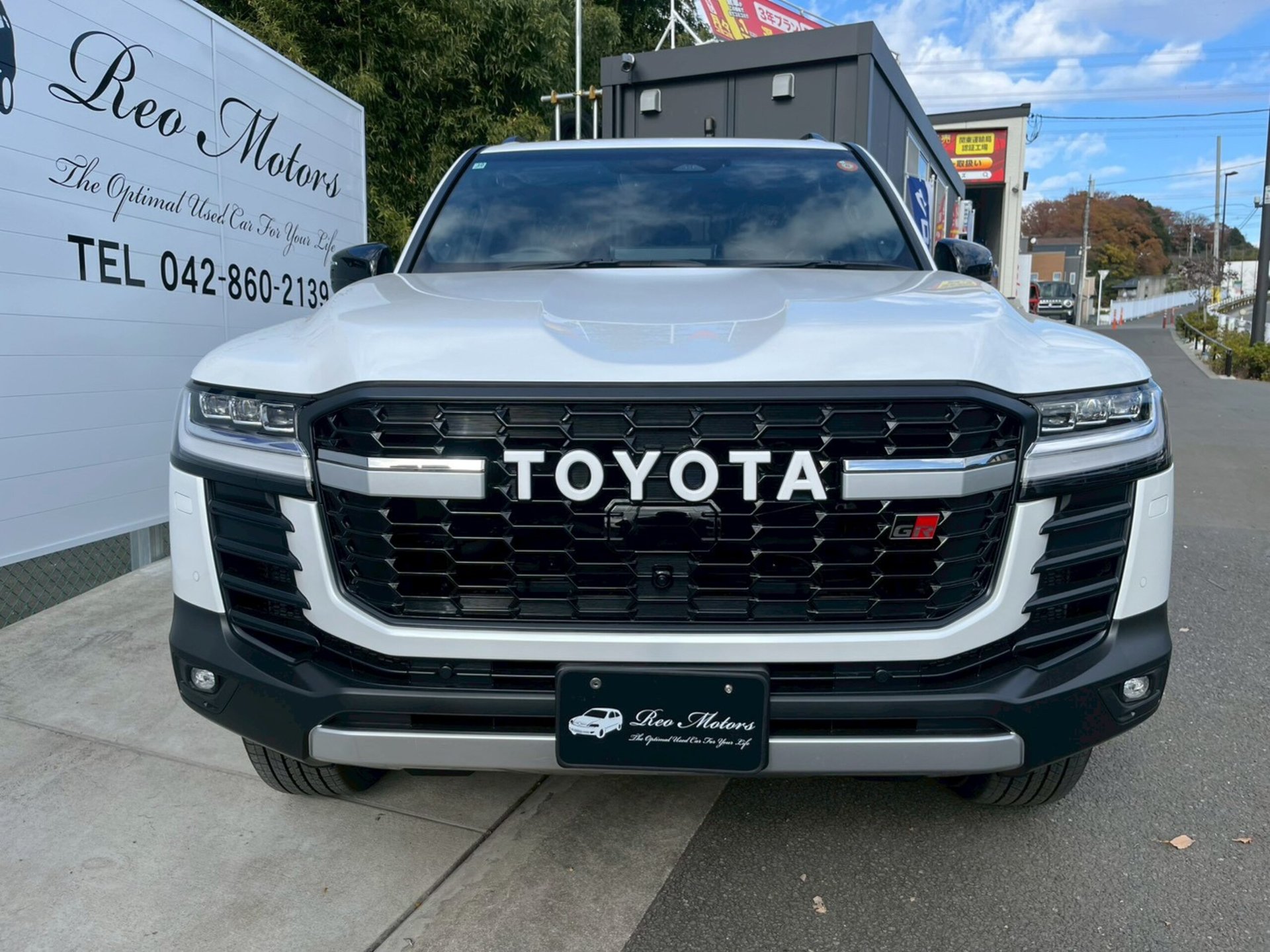 TOYOTA LAND CRUISER 300 - View 1