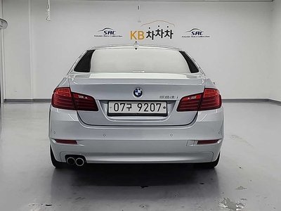 BMW 5 SERIES - 2