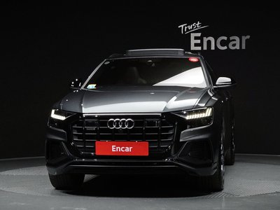 AUDI Q8 - 2