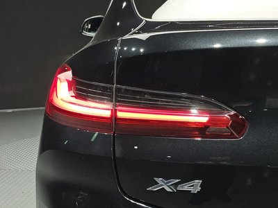 صورة 10 لـ 2023 BMW X4