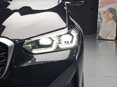 صورة 9 لـ 2023 BMW X4