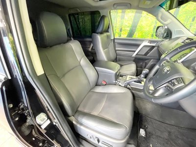 TOYOTA LAND CRUISER PRADO - 8