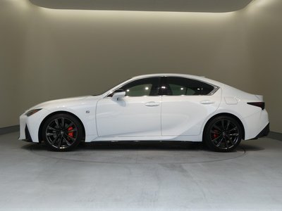 2023 Lexus IS — миниатюра 24