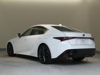 2023 Lexus IS — миниатюра 25