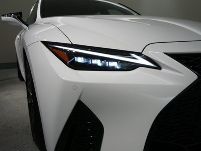 2023 Lexus IS — миниатюра 35