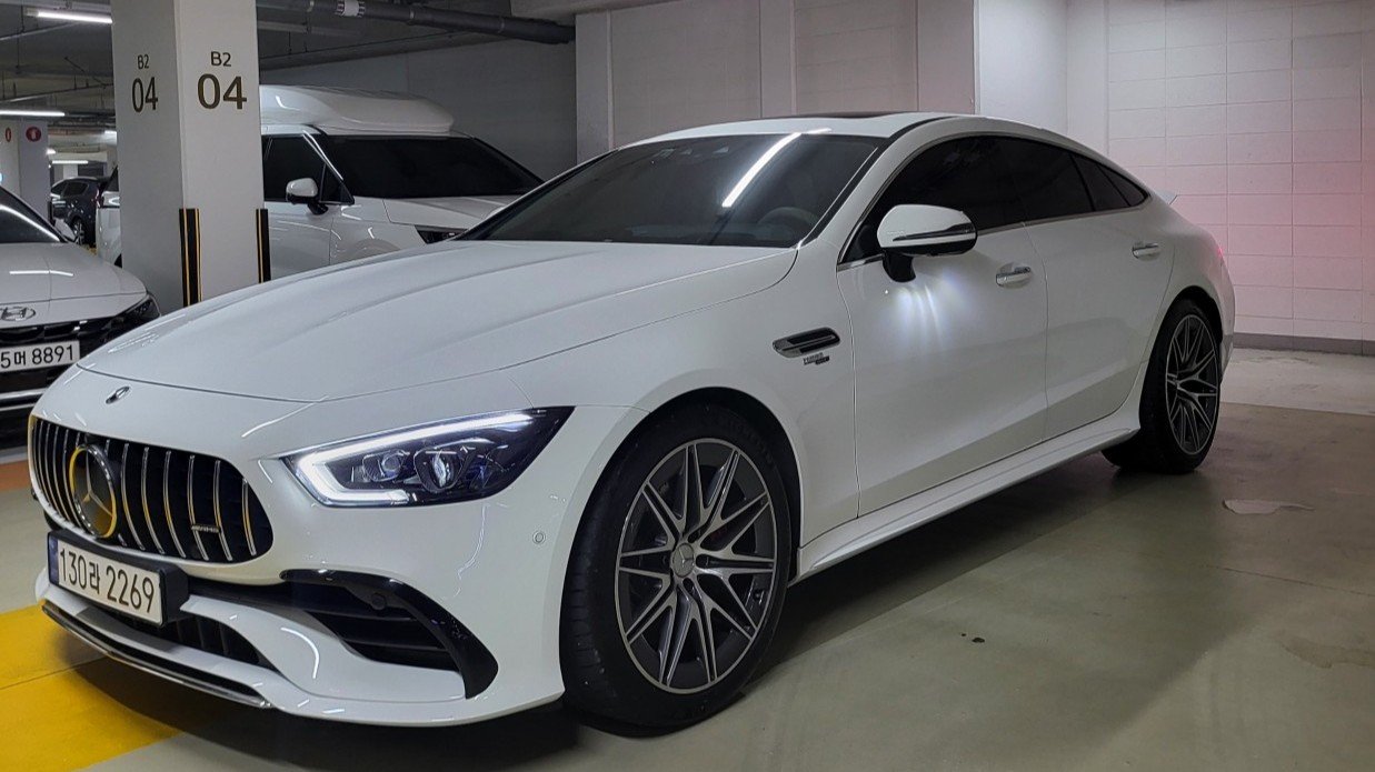 MERCEDES-BENZ GT AMG - View 1