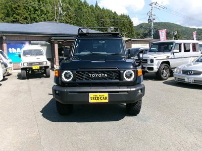 TOYOTA LAND CRUISER 70 - 5