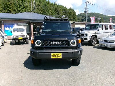 TOYOTA LAND CRUISER 70 - 4