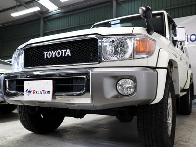 TOYOTA LAND CRUISER 70 - 6