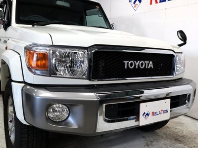 TOYOTA LAND CRUISER 70 - 9