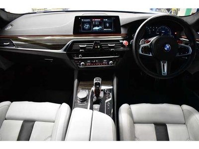 2018 BMW M5 — фото 2