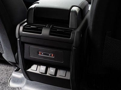 صورة 6 لـ 2024 LAND Rover DEFENDER